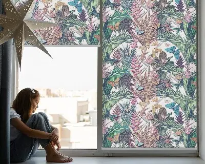 Verduisterend binnengordijn met vlinders op bloemen