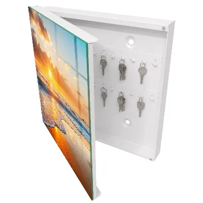 Sleutelkastje binnen zonsondergang boven de oceaan