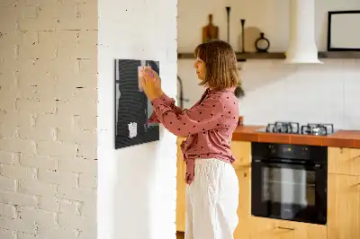 Decoratief glazen wandbord beschrijfbaar en magnetisch met donker patroon