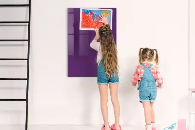 Magnetisch en uitwisbaar glazen wandbord in de kleur paars