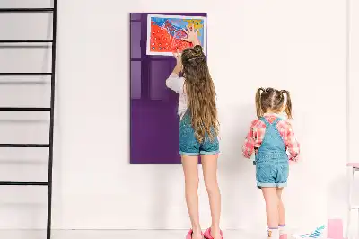 Magnetisch en uitwisbaar glazen wandbord in de kleur paars