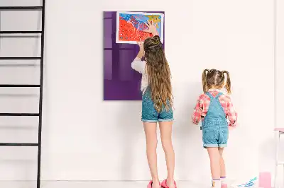 Magnetisch en uitwisbaar glazen wandbord in de kleur paars