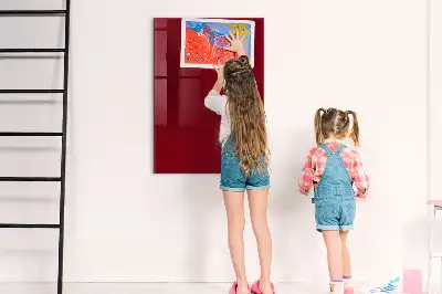Magnetisch en uitwisbaar glazen wandbord in de kleur bordeaux