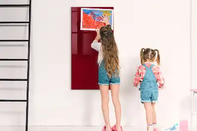Magnetisch en uitwisbaar glazen wandbord in de kleur bordeaux