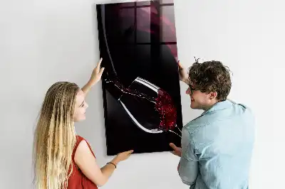 Magnetisch glazen wandbord met afbeelding van gemorste wijn
