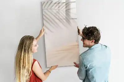 Glazen magneetbord met print schaduw van palmblad