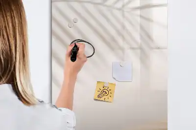 Glazen magneetbord met print schaduw van palmblad