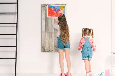 Magnetisch glazen memobord houten planken voor aan de muur
