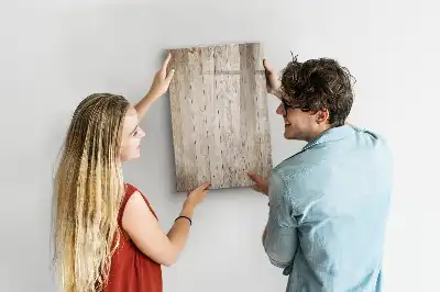 Magnetisch glazen memobord houten planken voor aan de muur