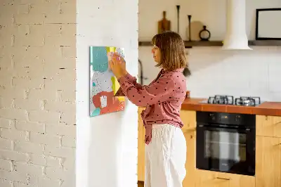 Magnetisch glazen memobord voor aan de muur met decoratieve kleurrijke krabbels