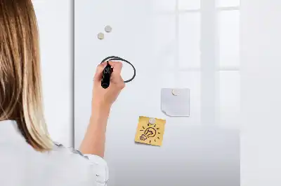Magnetisch glazen memobord voor aan de muur in de kleur off-white
