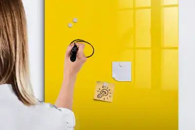 Glazen magneetbord met decoratieve print in de kleur lichtgeel