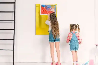 Glazen magneetbord met decoratieve print in de kleur lichtgeel
