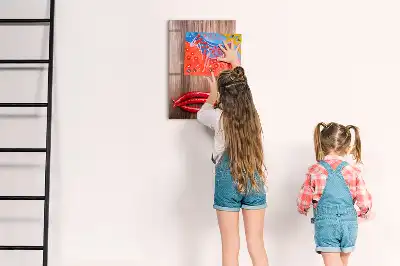 Magnetisch glazen memobord met afbeelding van chilipepers op een houten plank