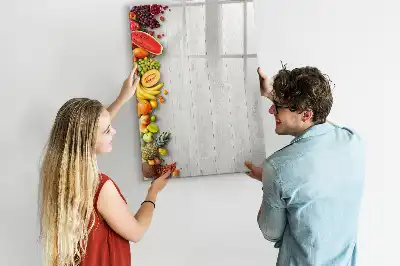 Glazen magneetbord met decoratieve print van groenten op hout