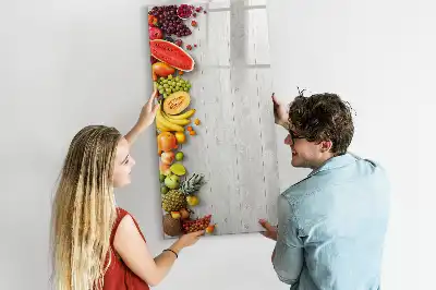 Glazen magneetbord met decoratieve print van groenten op hout