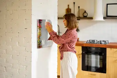 Glazen magneetbord met decoratieve print van groenten op hout