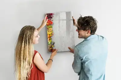 Glazen magneetbord met decoratieve print van groenten op hout