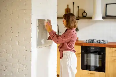 Glazen magneetbord met decoratieve print met schaduw van palmbladeren