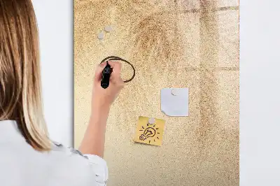 Glazen magneetbord met decoratieve print met schaduw van palmbladeren