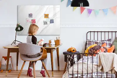 Beschrijfbaar magneetbord van glas met marmerlook design