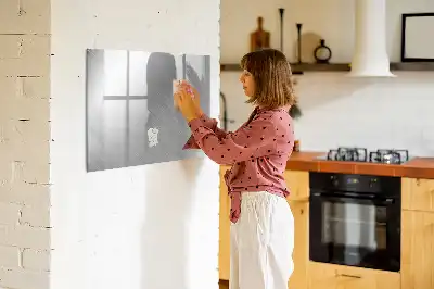 Beschrijfbaar glazen magneetbord met metalen wandmontage
