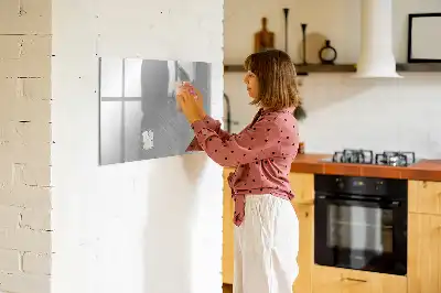 Beschrijfbaar glazen magneetbord met metalen wandmontage