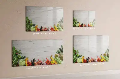 Magnetisch glazen schrijfbord met print van groenten op tafel