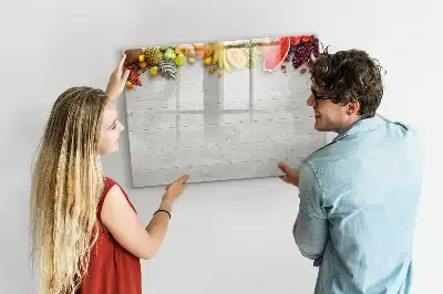 Magnetisch glazen memobord met afbeelding van fruit op tafel