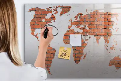 Beschrijfbaar glazen magneetbord wereldkaart op baksteen design