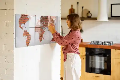 Beschrijfbaar glazen magneetbord wereldkaart op baksteen design