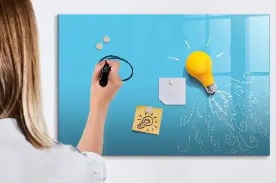 Beschrijfbaar glazen magneetbord met design van een gloeilamp