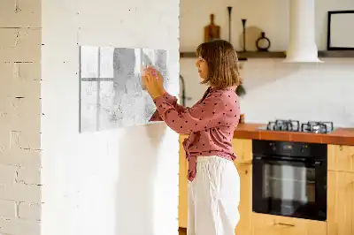 Beschrijfbaar glazen magneetbord met design in betonnen muurlook