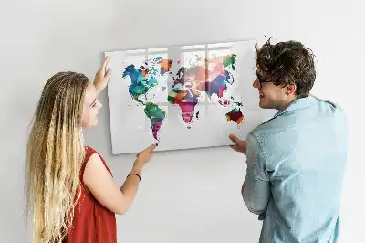 Beschrijfbaar glazen magneetbord met design van wereldkaart uit driehoeken