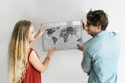 Beschrijfbaar glazen magneetbord met print van wereldkaart op bakstenen muur