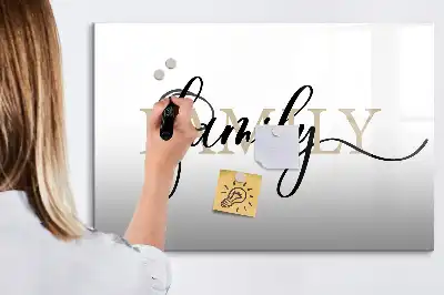 Beschrijfbaar glazen magneetbord met familie ontwerp