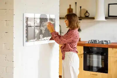 Beschrijfbaar glazen magneetbord met design van een bruine wereldkaart