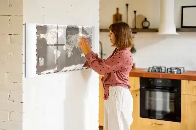 Beschrijfbaar glazen magneetbord met design van een bruine wereldkaart