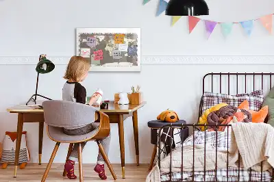 Beschrijfbaar glazen magneetbord met design van een bruine wereldkaart