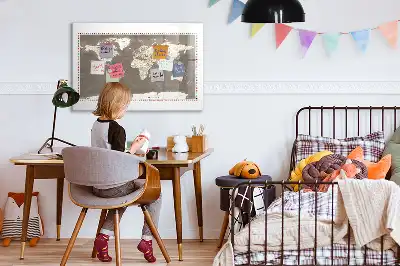 Beschrijfbaar glazen magneetbord met design van een bruine wereldkaart