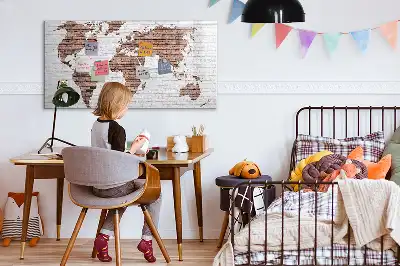 Beschrijfbaar glazen magneetbord met wereldkaart uitvoering in baksteenlook