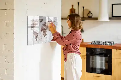 Beschrijfbaar glazen magneetbord met wereldkaart uitvoering in baksteenlook