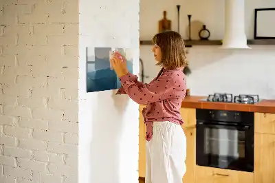 Beschrijfbaar glazen magneetbord met abstract landschapsontwerp