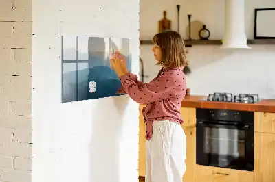 Beschrijfbaar glazen magneetbord met abstract landschapsontwerp