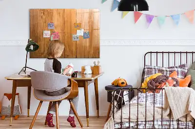 Beschrijfbaar glazen magneetbord met design op houten planken