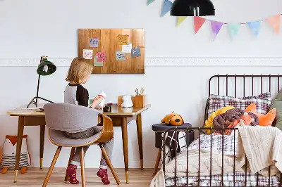 Beschrijfbaar glazen magneetbord met design op houten planken