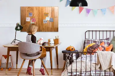 Beschrijfbaar glazen magneetbord met design op houten planken