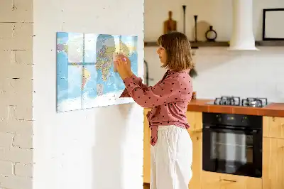 Magnetisch glazen schrijfbord met een politieke wereldkaart voor notities en foto's