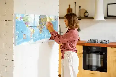 Magnetisch glazen schrijfbord met een politieke wereldkaart voor notities en foto's