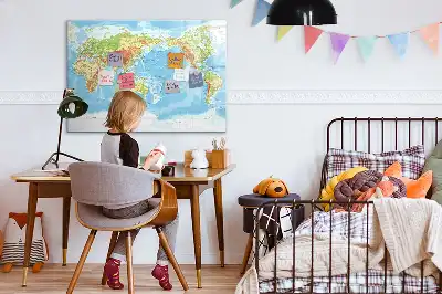 Glazen magneetbord met design van een fysieke wereldkaart